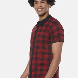 Campus Sutra Red & Navy Blue Classic Checked Cotton Casual Shirt image 3