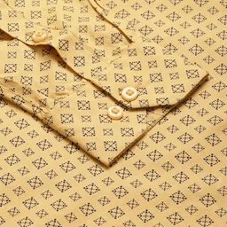 SOJANYA Men Mustard Yellow & Navy Blue Geometric Print Classic Formal Shirt image 2