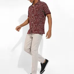 Campus Sutra Classic Spread Collar Abstract Printed Cotton Casual Shirt image 2