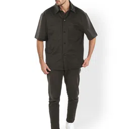 Celio Men Spread Collar Solid Pockets Casual Oversized Shirt image 5