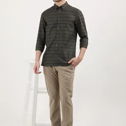 Tommy Hilfiger Men Horizontal Stripes Opaque Striped Casual Shirt image 5