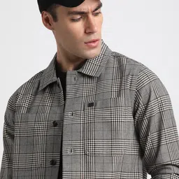 THE BEAR HOUSE 
Men Checked Regular Fit Cotton Shacket image 2