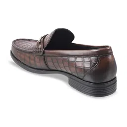 DAVINCHI Men Textured Round Toe Leather Formal Loafers image 2