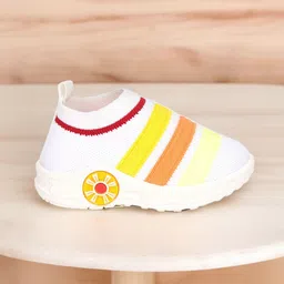 Lil Lollipop Kids Round Toe Musical Chu Chu Sneakers image 4