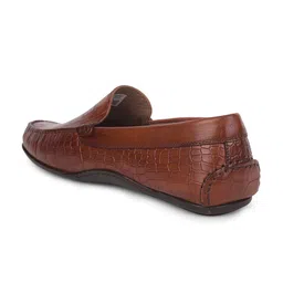 Hush Puppies Men Leather Textured Formal Loafers image 3