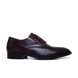 Zoom Shoes Men Textured Leather Formal Derbys image 5