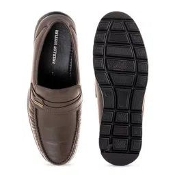 Khadims Men Round Toe British Walkers Leather Formal Loafers image 4