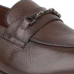 ATESBER by Inc.5 Men Buckle Detailed Leather Formal Slip-On Shoes image 4