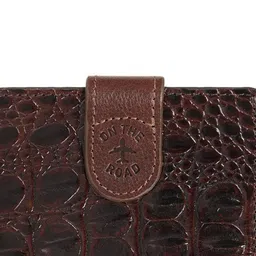 Hidesign Men Textured Leather Two Fold Wallet image 2