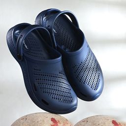 BIRDE Men Textured Round Toe Croslite  Slip-On Clogs-picture-16