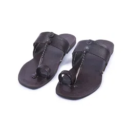 KORAKARI Textured Leather Kolhapuri Flats-picture-40