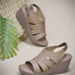 froh feet Women Wedges Sandal image 2