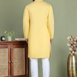 Jompers Men Floral Embroidered Regular Chikankari Kurta with Pyjamas image 4