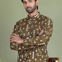 Jompers Men Floral Embroidered Regular Sequinned Kurta with Pyjamas image 3