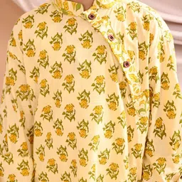 Sangria Boys Yellow Printed Mandarin Collar Pure Cotton Straight Kurta With Trousers image 3