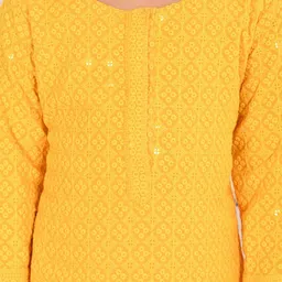 VASTRAMAY Girls Geometric Embroidered Regular Sequinned Kurta with Trousers image 3