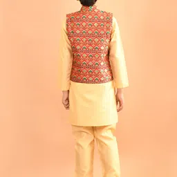 LilPicks Boys Band Collar Straight Kurta & Trousers With Nehru jacket image 2
