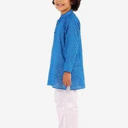 Superminis Boys Blue & White Self Design Kurta with Pyjamas image 2