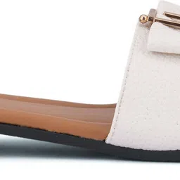 amazing traders Women Flats Sandal image 3