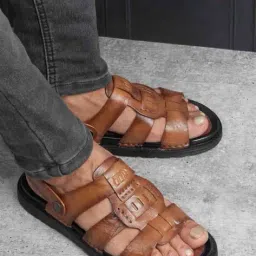 id Men Mutli-Strapped Flat Sandals image 1