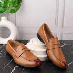 esmee Men Loafers with Synthetic upper image 1