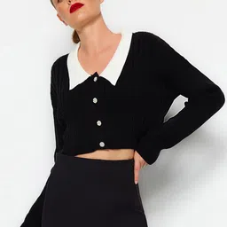 Trendyol Spread Collar Drop-Shoulder Sleeves Crop Cardigan-picture-21