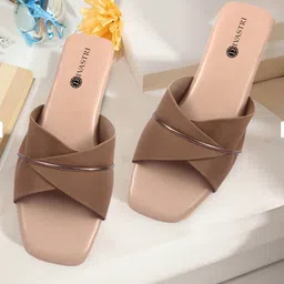 divastri Women Flats Sandal image 1