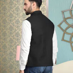 rocksy Solid Men Waistcoat image 2