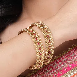 KARATCART Set Of 2 Gold-Plated Kundan-Studded Bangles image 2