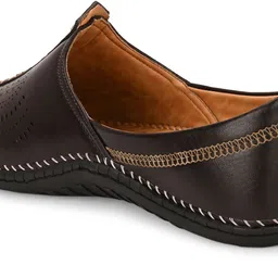 Vellinto SAHARA Cool Rjasthani Ethnic Juttis For Men ll Mojaris For Men Corporate Casuals For Men image 4