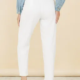 Styli Women Mom Fit High-Rise Jeans image 2