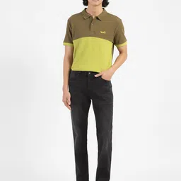 Levis Men Mid Rise Light Fade Clean Look Slim Fit Whiskers & Chevrons 511 Cropped Jeans image 4