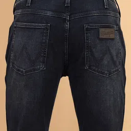 Wrangler Men Blue Slim Fit Clean Look Stretchable Jeans image 2