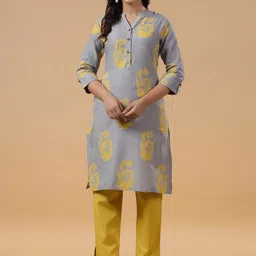SAVI Floral Printed Mandarin Collar Pure Cotton Straight Kurta with Trousers-picture-18