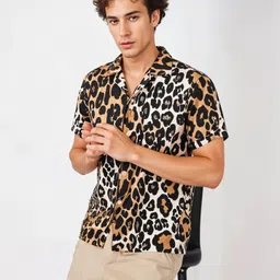 clothbar Men Regular Fit Printed Spread Collar Casual Shirt image 5