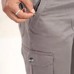 black paper Men Cargos image 4