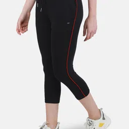 Monte Carlo Women Low-Rise Regular Fit Capris image 5