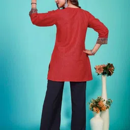 roop lavanya Casual Regular Sleeves Solid Women Pink Top image 3