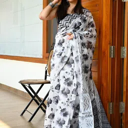 Fevinaa Floral Printed Saree image 1