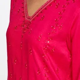Global Desi Ethnic Motifs Embroidered V Neck Chikankari Straight Kurta image 2