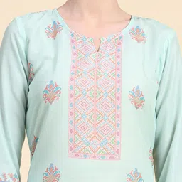 VISHNU WEAVES Ethnic Motifs Printed Kurta with Trousers & Dupatta image 2