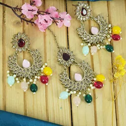 GRIIHAM Gold-Plated Kundan Maang Tika and Earrings image 1