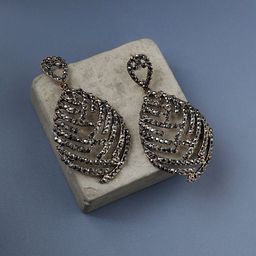 SOHI Contemporary Drop Earrings-picture-5