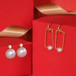 AMI Set of 2 Gold-Plated Pearls Contemporary Drop Earrings-picture-24