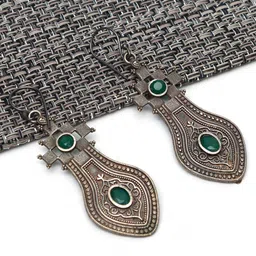 Ozanoo Brass-Plated Teardrop Shaped Stone Studded Drop Earrings-picture-13