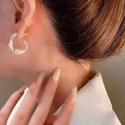 Celestique Twisted Shaped Hoop Earrings image 4