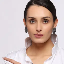 VENI Silver-Plated Oxidised Circular Studs Earrings image 3