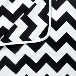 Divine Casa White & Black Set of 2 Geometric AC Room 110 GSM Single Bed Dohar image 4