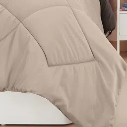 Comfowell Beige & Brown Heavy Winter 233 GSM Double Bed Quilt image 4