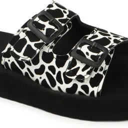 triksy Women Flats Sandal image 3